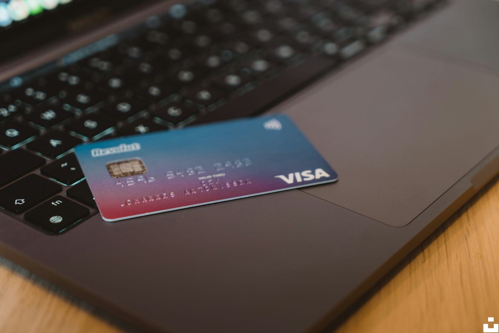The Japan-to-India Transfer Guide: Which App Wins on Rate, Speed, and Fees?
